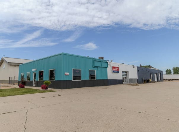 927 10th Street E, Fairmont, MN 56031