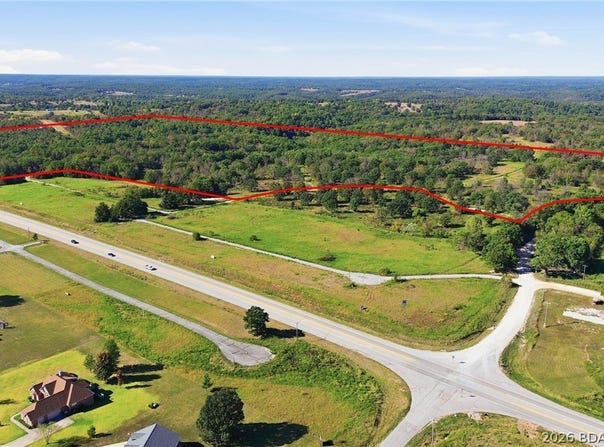 Smokey Drive, Camdenton, MO 65020