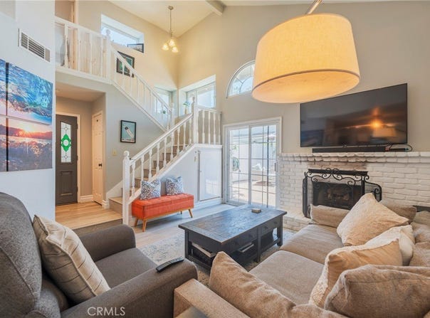 2687 Orange, Costa Mesa, CA 92627