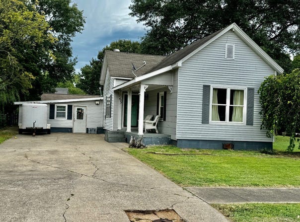 407 S Walnut, Carmi, IL 62821