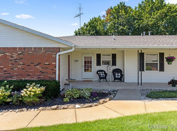 1871 E Elizabeth Lane, Jenison, MI 49428