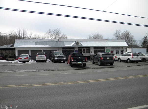 838 GRAVEL Pike, PALM, PA 18070