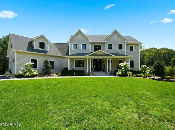 35 Hoffman Road, Monroe, NJ 08831