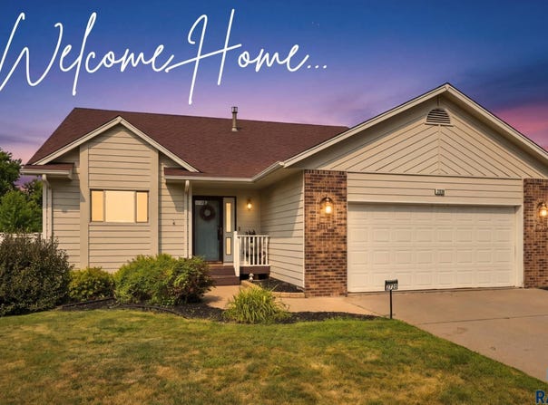 2738 S Avondale Ct, Sioux Falls, SD 57110