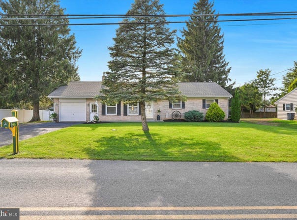 120 HERSHEY Road, LITITZ, PA 17543