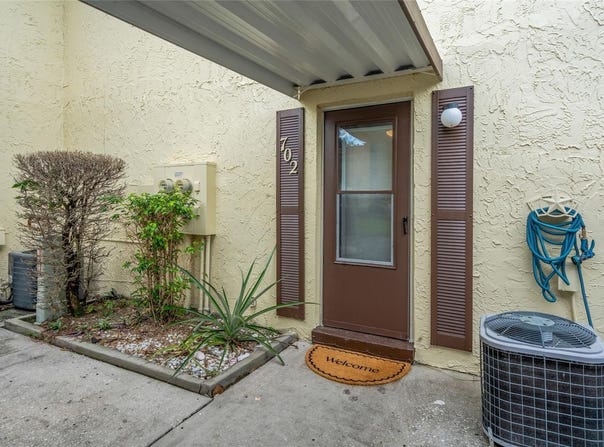 501 E BAY Drive, LARGO, FL 33770