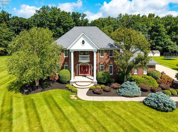 6232 Oak Point Estates, Lorain, OH 44053