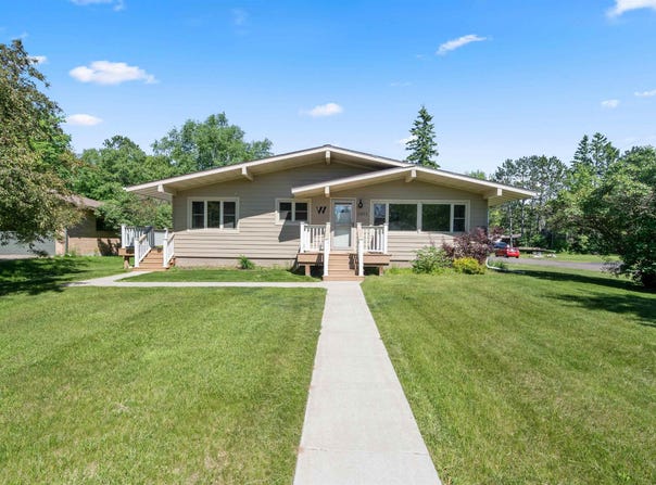 3304 Hutchinson Rd, Duluth, MN 55811