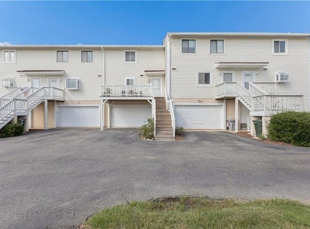 8 Cantamar CT, Hampton, VA 23664