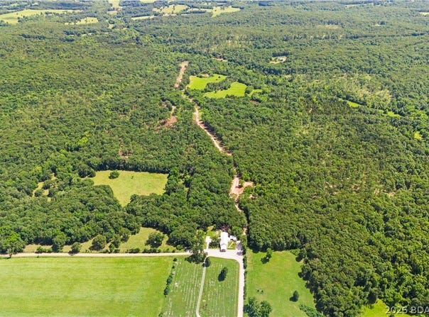 20058 Whitetail Lane, Barnett, MO 65011