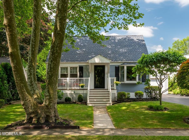 8 W Lake Road, Red Bank, NJ 07701
