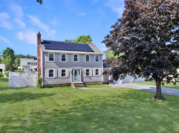 2 Jeffrey Drive, Hampton, NH 03842