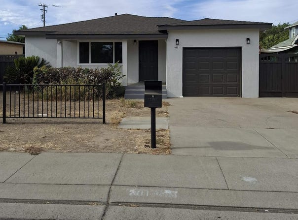 201 Barozzi Ave, Modesto, CA 95351