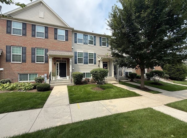 263 Lakeshore Drive, Oswego, IL 60543