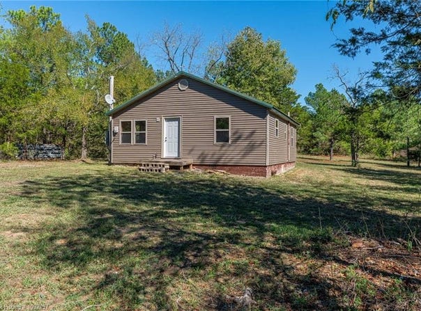 3024 Red Bench RD, Paris, AR 72855