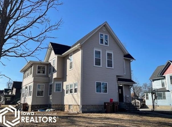 821 8th Avenue, Grinnell, IA 50112