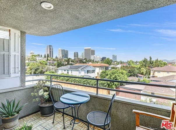 9836 Vidor Dr, Los Angeles, CA 90035