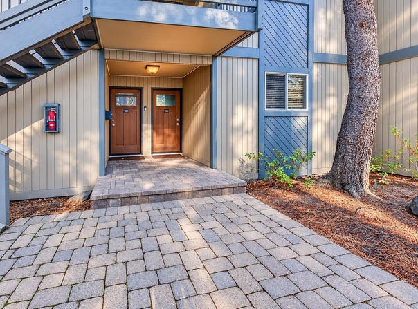 19717 SW Mount Bachelor Drive, Bend, OR 97702