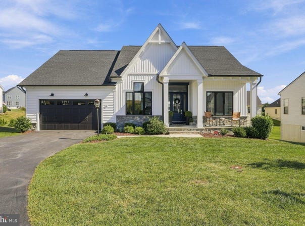 62 ELLA WASHINGTON Court, CHARLES TOWN, WV 25414
