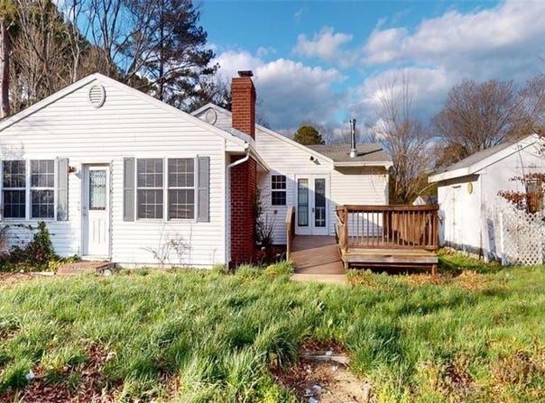 1678 Fitchetts Warf Road, Moon, VA 23119