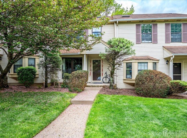 903 Maplecrest Road, Edison, NJ 08820