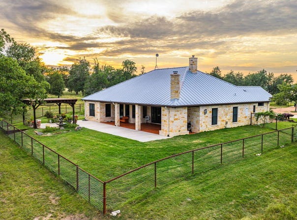 1554 Vintage Oaks Dr, Fredericksburg, TX 78624