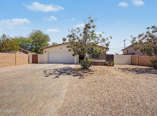 2632 E Spring Street, Tucson, AZ 85716