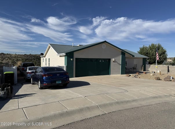 1318 PLUM TREE Circle, Bloomfield, NM 87413