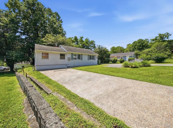 114 Glenmere Avenue, Florida, NY 10921