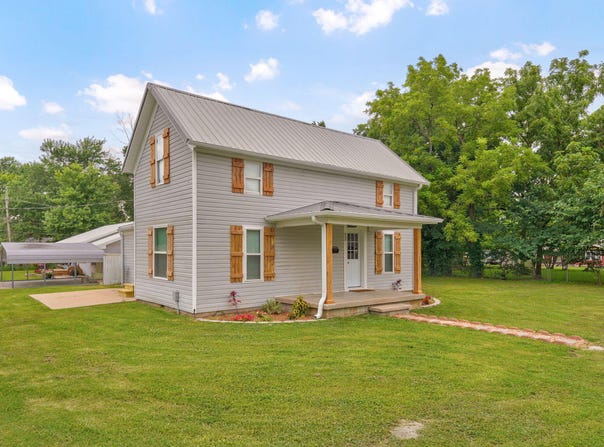 933 S Rinker Avenue, Aurora, MO 65605