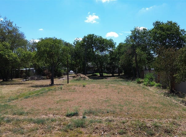 803 E Martin Luther King Drive, Ennis, TX 75119