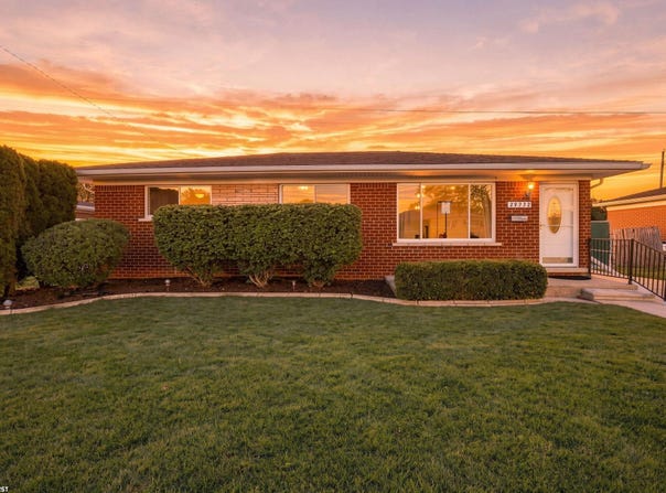 29732 Sutherland Drive, Warren, MI 48088