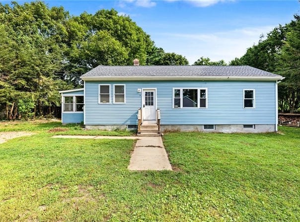 3 Champlin Drive, Hopkinton, RI 02804
