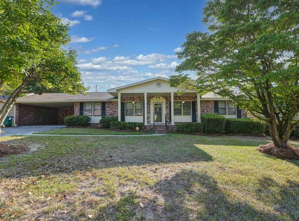 2043 Fairlawn Circle, Cayce, SC 29033