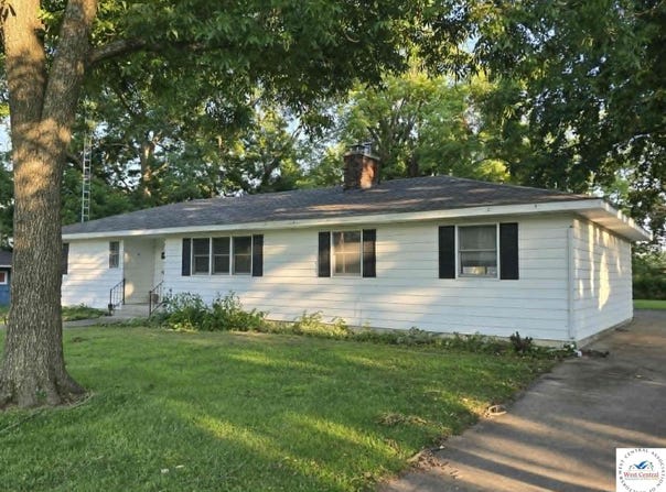 208 E Bodine Avenue, Clinton, MO 64735