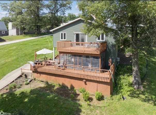 111 Elm Road, Montezuma, IA 50171-8424