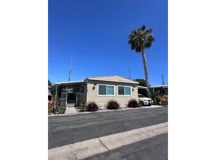1845 Monrovia, Costa Mesa, CA 92627
