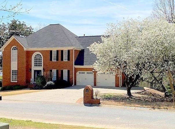 122 N Lakeside Drive NW, Kennesaw, GA 30144