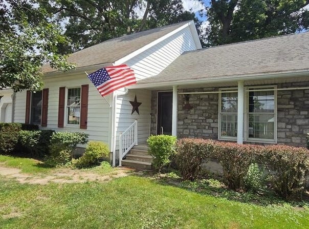525 Davis Avenue, Somerset, PA 15501