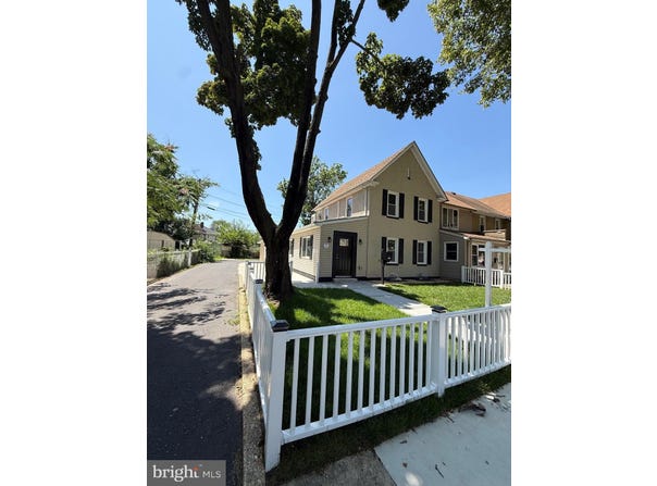 303 PARIS Avenue, BROOKLAWN, NJ 08030