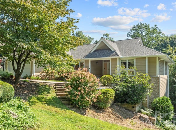 324 DAWNBROOK Drive, Flat Rock, NC 28731