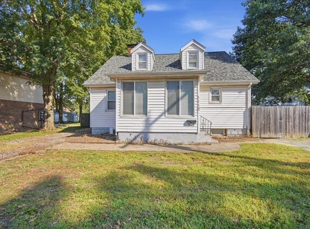 1112 West Avenue, Normal, IL 61761
