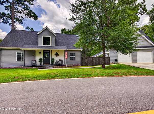 11440 Haleiwa Place, Diamondhead, MS 39525