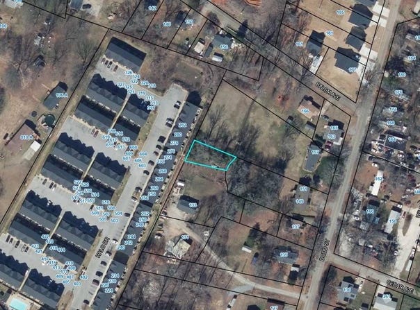 Dodd St, Wellford, SC 29385