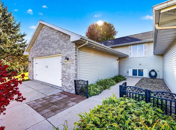 3165 Edmonton Drive, Sun Prairie, WI 53590
