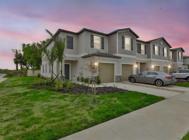 2661 SUNRAY VENUS Way, RUSKIN, FL 33570
