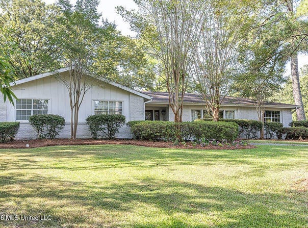 3800 Redbud Road, Jackson, MS 39211