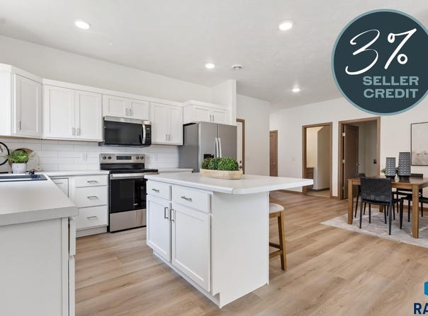 2706 S Broek Dr, Sioux Falls, SD 57106