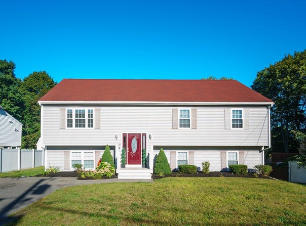 39 Mulberry St, Brockton, MA 02302