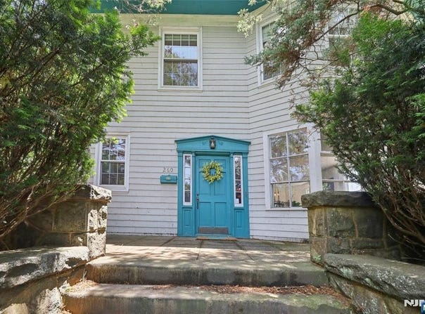 260 Knickerbocker Road, Tenafly, NJ 07670